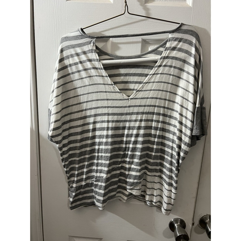 Buckle BKE Women's Top V-neck Casual Size‎ Small Super Soft